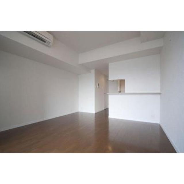 ※写真は同タイプ住戸です。(居間)