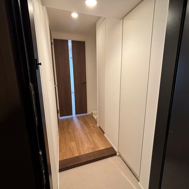 ※写真は同タイプ住戸です。(玄関)