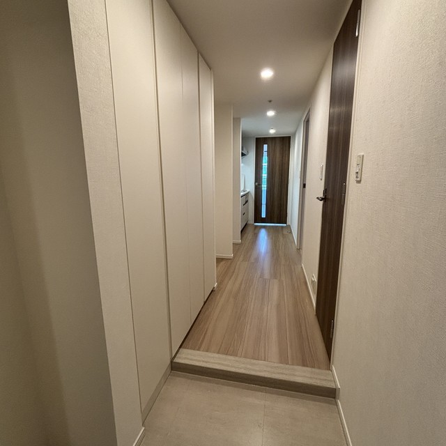 ※写真は同タイプ住戸です。(玄関)