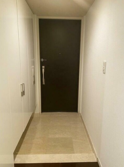 (玄関)