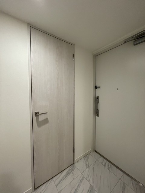 ※写真は同タイプ住戸です。(玄関)