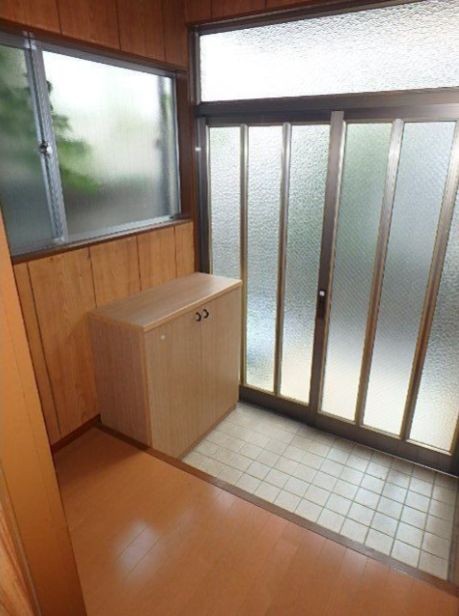 (玄関)