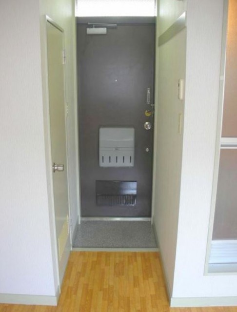 ※同仕様写真含む(玄関)
