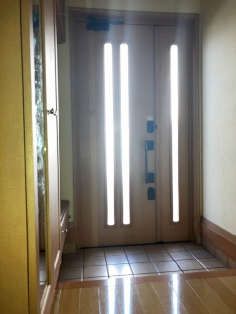 (玄関)