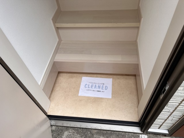 (玄関)