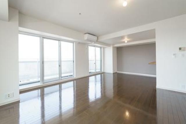 ※写真は同タイプ住戸です。(居間)