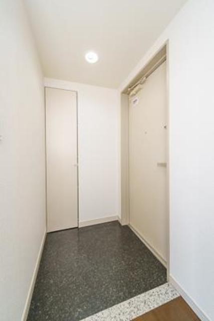 ※写真は同タイプ住戸です。(玄関)
