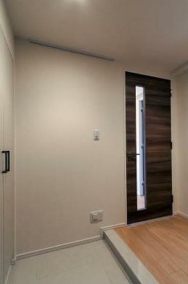 ※同仕様写真含む(玄関)