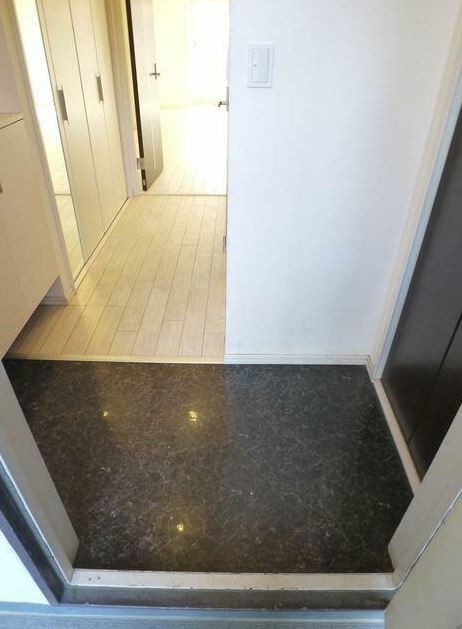 (玄関)