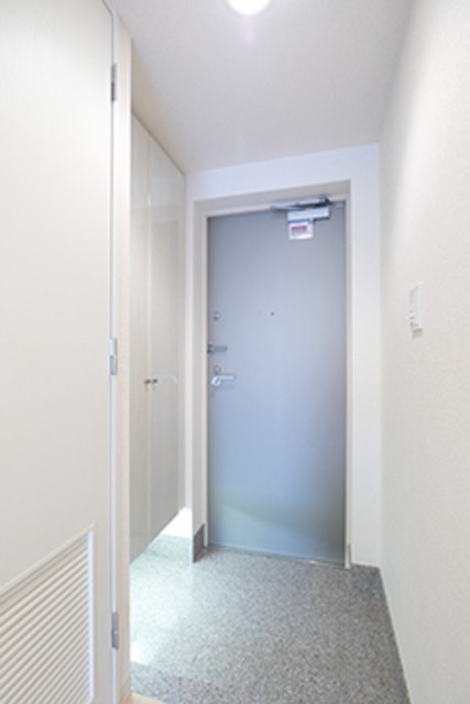 ※写真は同タイプ住戸です。(玄関)