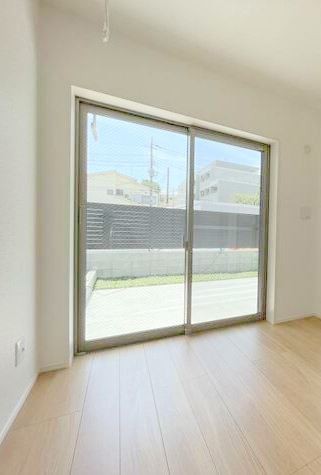 ※同仕様写真を含む(居間)