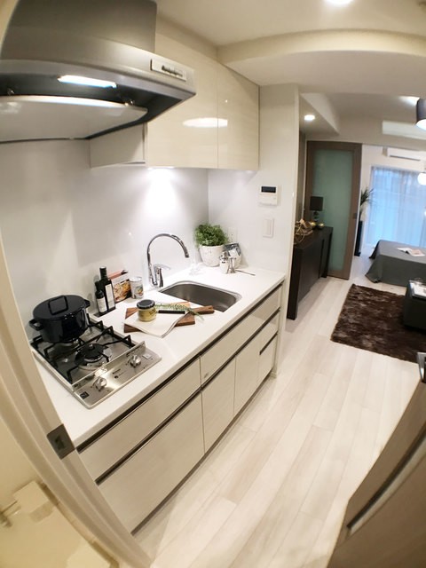 ※写真は同タイプ住戸です。(キッチン)