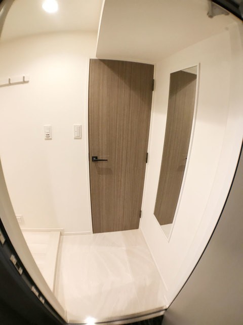 ※写真は同タイプ住戸です。(玄関)