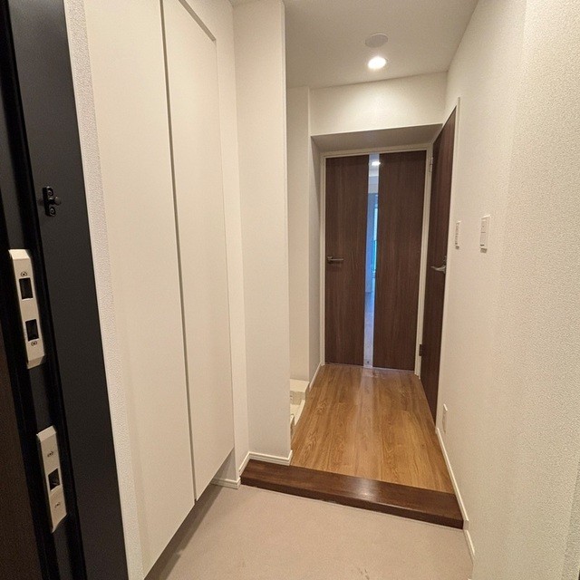 ※写真は同タイプ住戸です。(玄関)