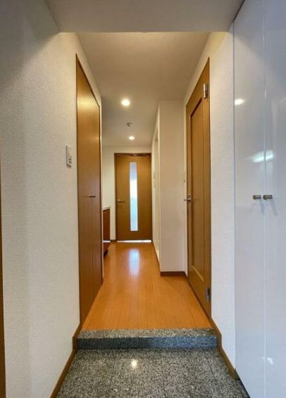 ※同仕様写真含む(玄関)