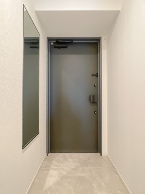 ※写真は同タイプ住戸です。(玄関)