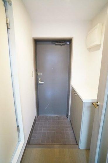 (玄関)