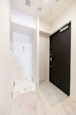 ※同仕様写真含む(玄関)