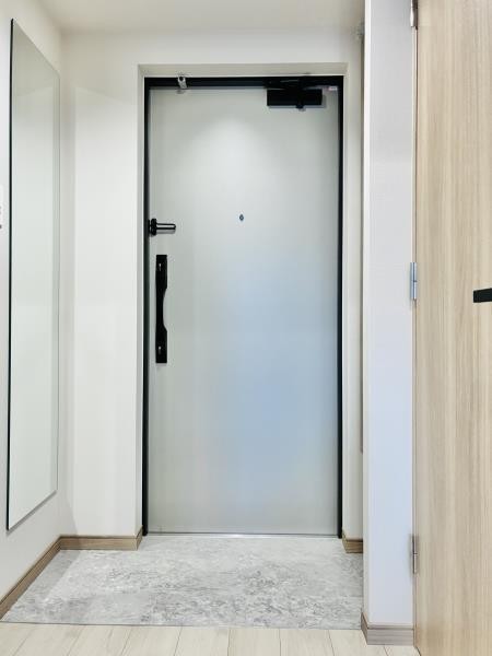 ※同仕様写真含む(玄関)