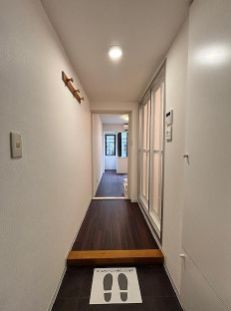 (玄関)