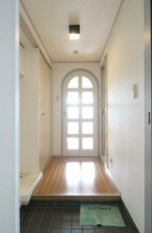 ※同仕様写真含む(玄関)