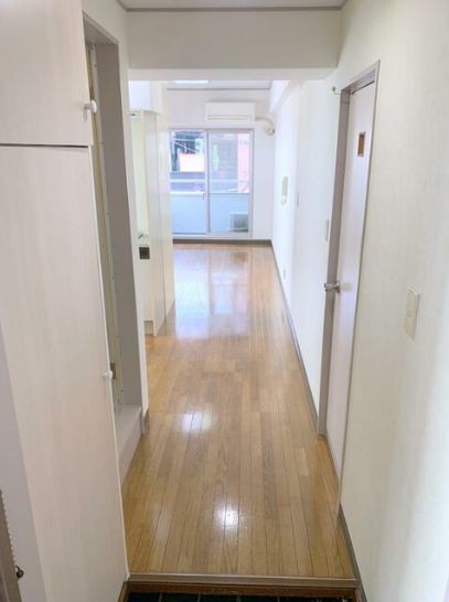 ※同仕様写真含む(玄関)