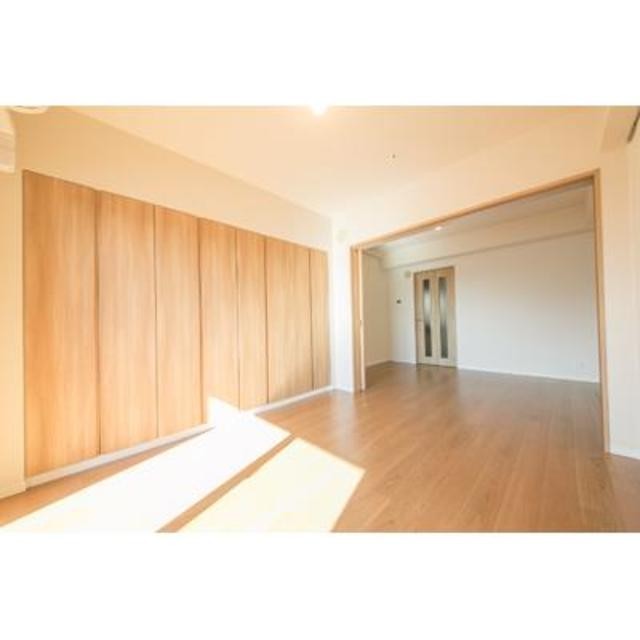 ※写真は同タイプ住戸です。(居間)