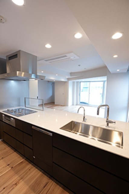 ※写真は同タイプ住戸です。(キッチン)