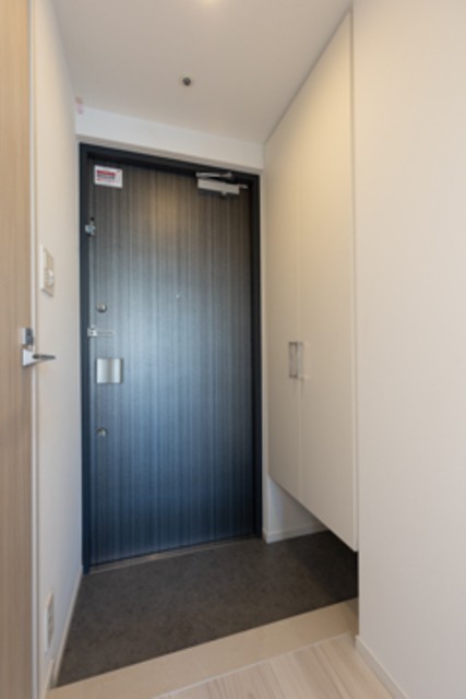 ※写真は同タイプ住戸です。(玄関)