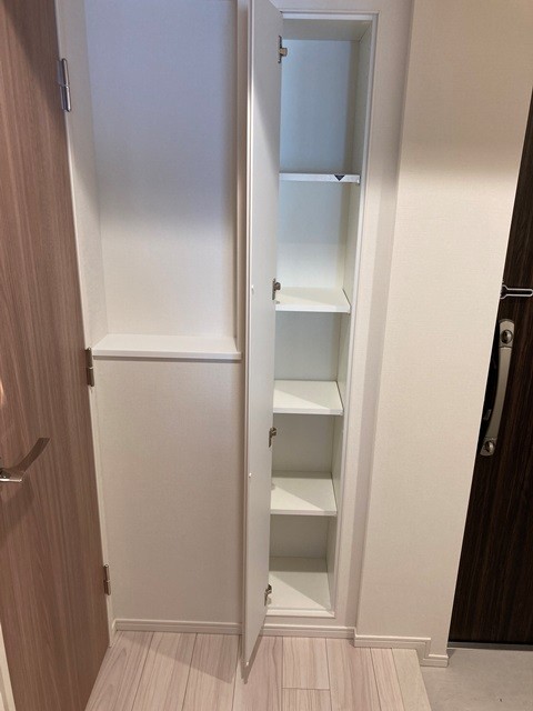 ※写真は同タイプ住戸です。(玄関)