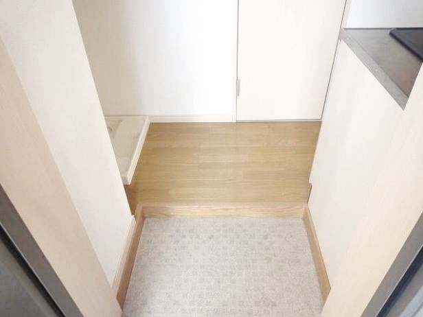 ※同仕様写真含む(玄関)