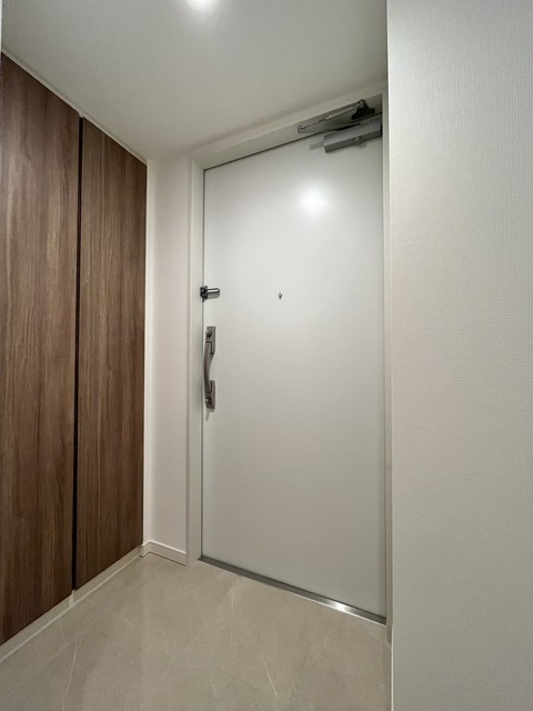 ※写真は同タイプ住戸です。(玄関)