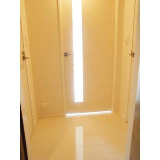 ※写真は同タイプ住戸です。(玄関)