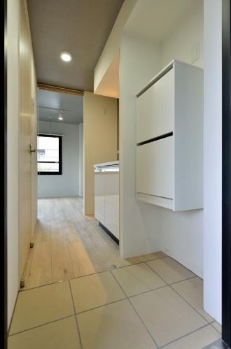 ※同仕様写真含む(玄関)