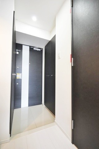 ※同仕様写真含む(玄関)