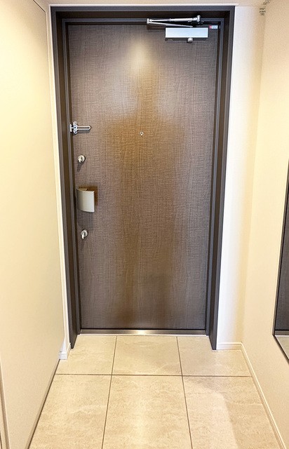 ※写真は同タイプ住戸です。(玄関)