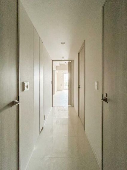 ※同仕様写真含む(玄関)