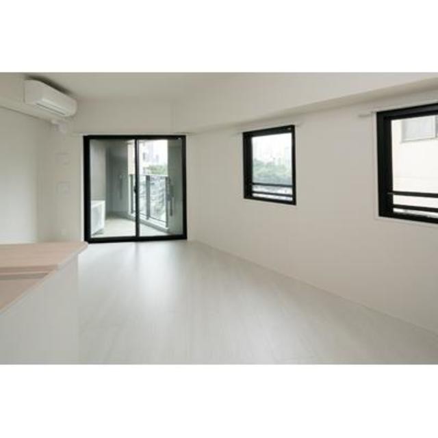 ※写真は同タイプ住戸です。(居間)