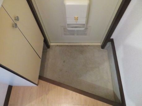 (玄関)