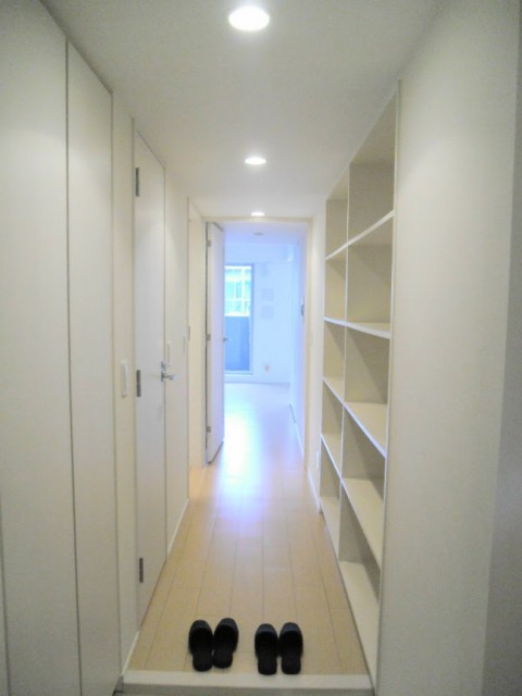 ※同仕様写真含む(玄関)