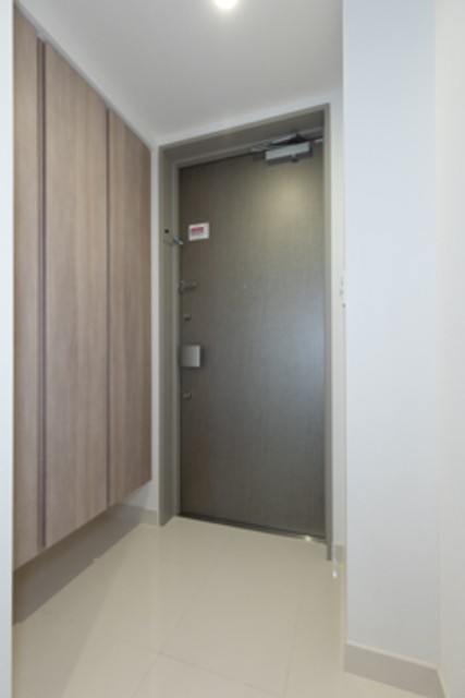 ※写真は同タイプ住戸です。(玄関)