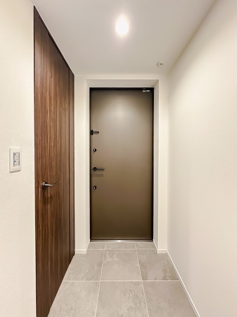 ※写真は同タイプ住戸です。(玄関)