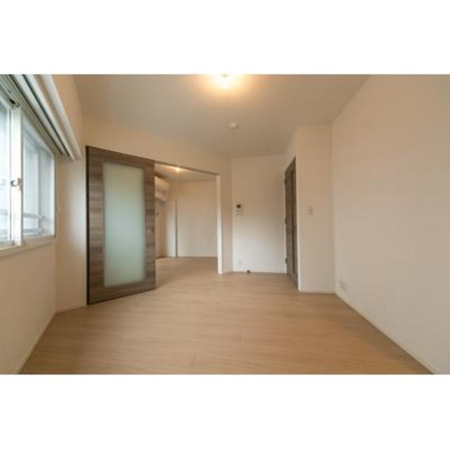 ※写真は同タイプ住戸です。(居間)