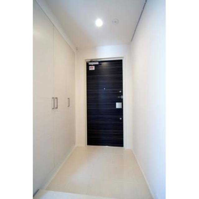 ※写真は同タイプ住戸です。(玄関)