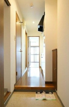 (玄関)