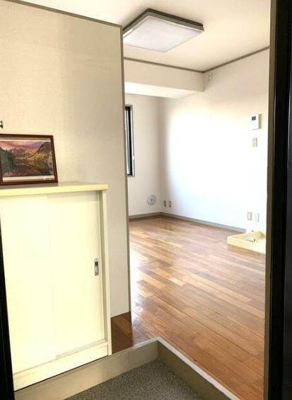 (玄関)