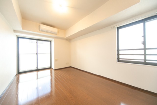 ※写真は同タイプ住戸です。(居間)