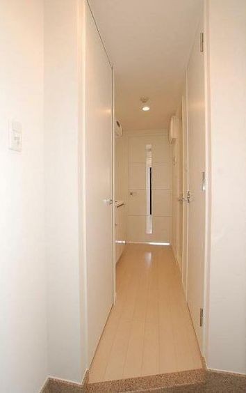 ※同仕様写真含む(玄関)
