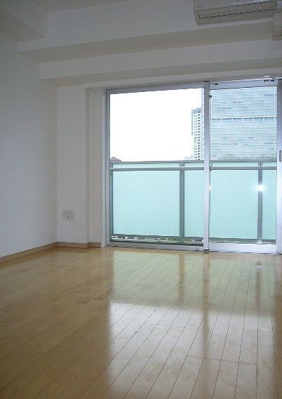 ※同仕様写真を含む(居間)