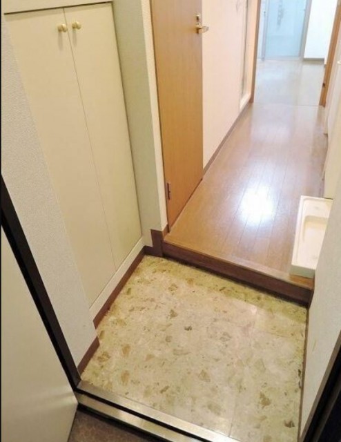※同仕様写真含む(玄関)